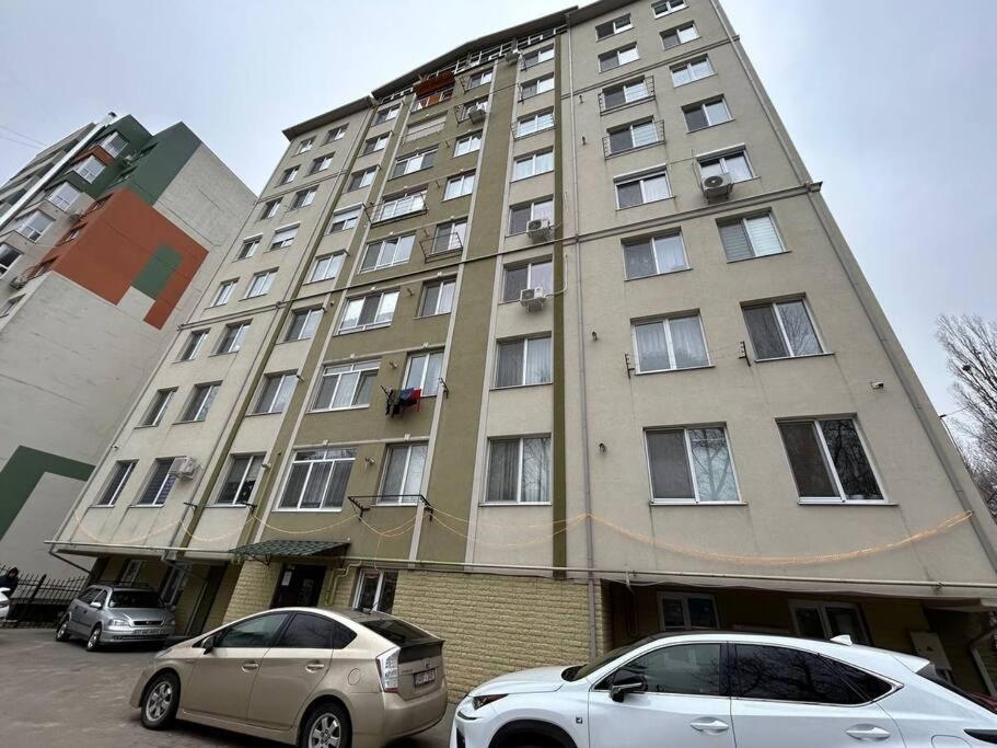 Rich Bunny Apartamento Chisinau Exterior foto